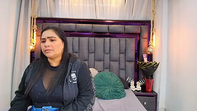 Karina Mendoza online show from 22, 5, 2026