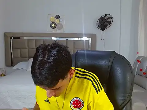 Snapshot of eroboyxox chatting on 19, 2, 2026 eroboyxox online show from 19, 2, 2026