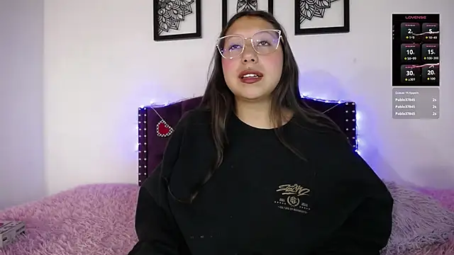 Snapshot of sienna_rose_pym chatting on 7, 2, 2026 sienna rose pym online show from 7, 2, 2026