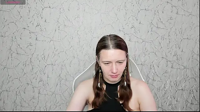 Snapshot of Kathrine_Meyer chatting on 27, 5, 2026 Kathrine Meyer online show from 27, 5, 2026
