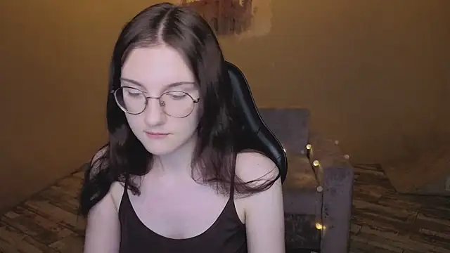 Snapshot of VixenLight chatting on 13, 2, 2026 VixenLight online show from 13, 2, 2026