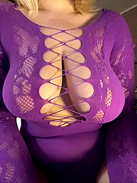 Best-B00bs online show from 2, 11, 2025