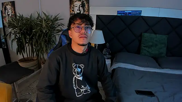 Snapshot of kai_storn chatting on 21, 2, 2026 kai storn online show from 21, 2, 2026