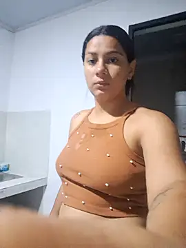 Snapshot of Cris18sexy chatting on 19, 5, 2026 Cris18sexy online show from 19, 5, 2026