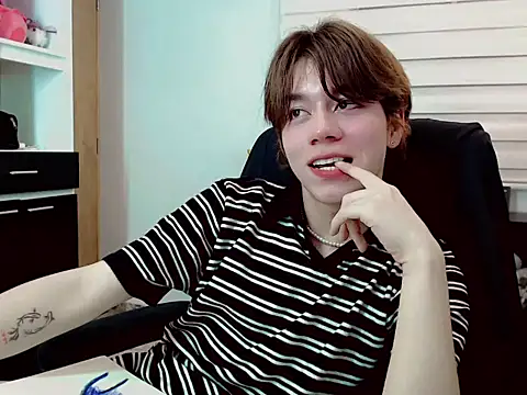 duvisex19 online show from 5, 4, 2026