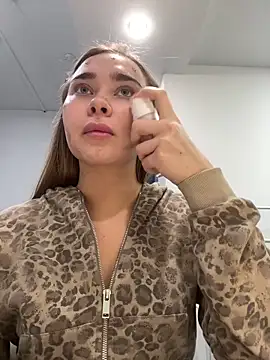 MonicaWestt online show from 8, 3, 2026