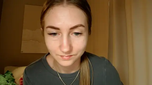 Snapshot of BluueSilk chatting on 2, 1, 2025 BluueSilk online show from 2, 1, 2025