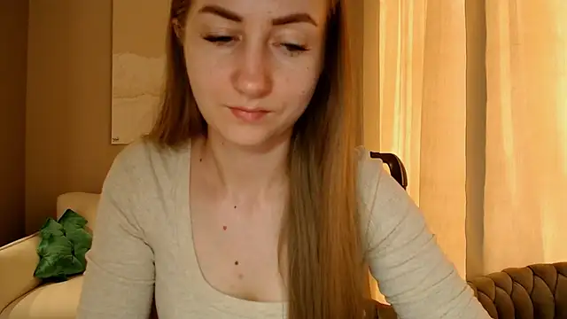 Snapshot of BluueSilk chatting on 7, 1, 2025 BluueSilk online show from 7, 1, 2025