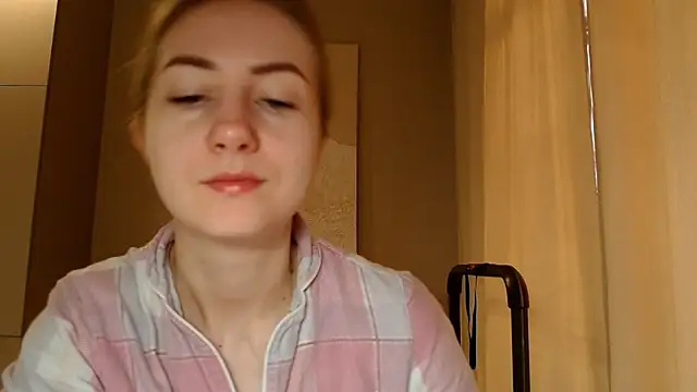 Snapshot of BluueSilk chatting on 8, 1, 2025 BluueSilk online show from 8, 1, 2025