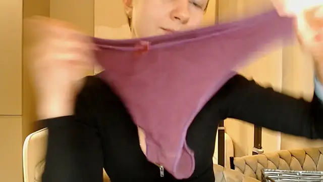 Snapshot of BluueSilk chatting on 10, 1, 2025 BluueSilk online show from 10, 1, 2025