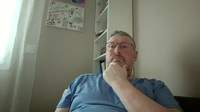 Snapshot of doudou310 chatting on 4, 3, 2026 doudou310 online show from 4, 3, 2026