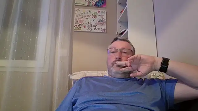 Snapshot of doudou310 chatting on 23, 3, 2026 doudou310 online show from 23, 3, 2026