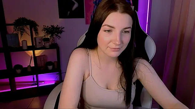 AliceChanel online show from 17, 4, 2026