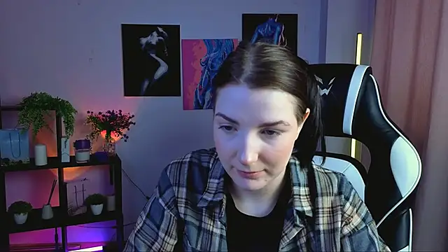 AliceChanel online show from 18, 4, 2026