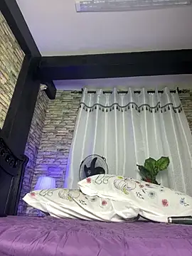 SluttyEll online show from 1, 2, 2026