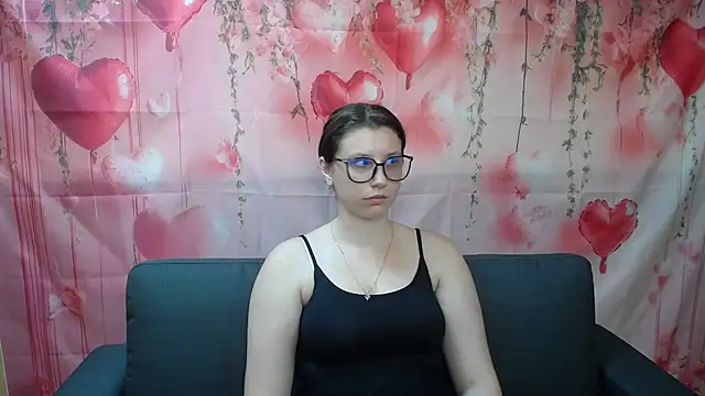 Snapshot of LilianaShine chatting on 3, 7, 2026 LilianaShine online show from 3, 7, 2026