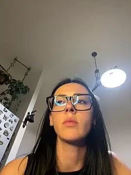Snapshot of alibi_room chatting on 3, 5, 2026 alibi room online show from 3, 5, 2026