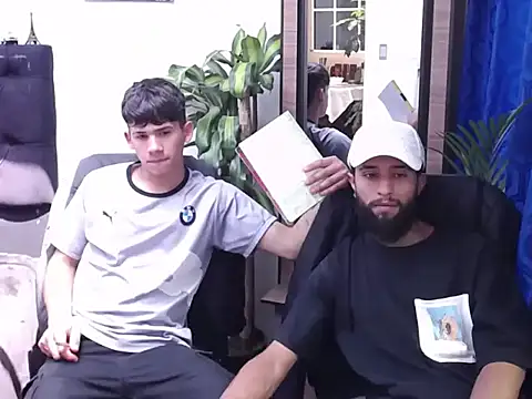 Snapshot of _noahdiaz chatting on 1, 3, 2026 noahdiaz online show from 1, 3, 2026