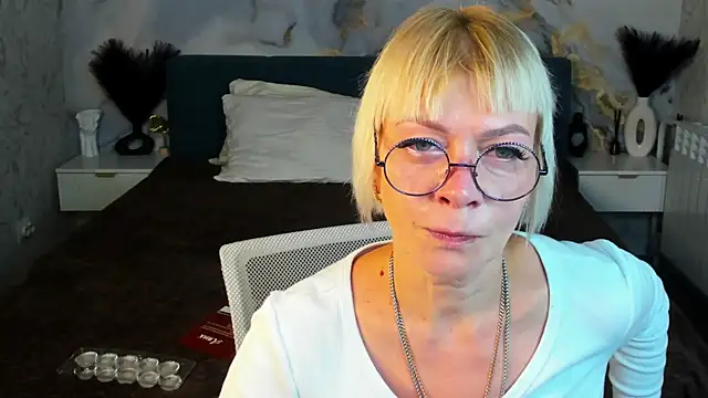 Snapshot of Ann_Annise chatting on 3, 7, 2026 Ann Annise online show from 3, 7, 2026