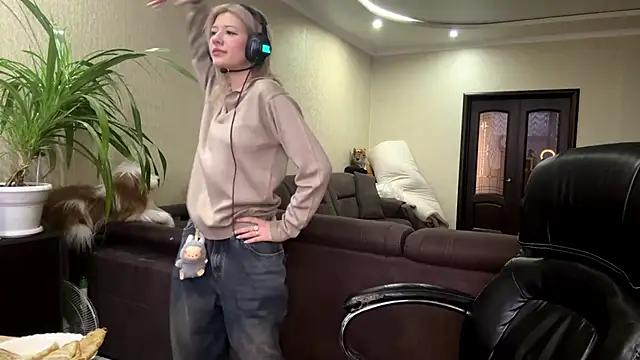 Snapshot of LadyFoxLove chatting on 2, 2, 2026 LadyFoxLove online show from 2, 2, 2026