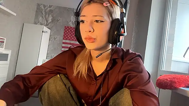 Snapshot of LadyFoxLove chatting on 17, 2, 2026 LadyFoxLove online show from 17, 2, 2026