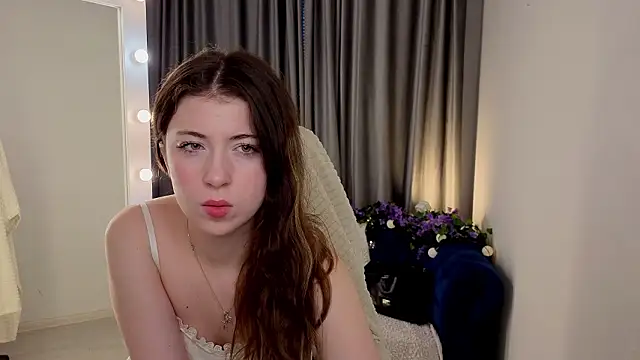 LunarDreamm online show from 15, 2, 2026