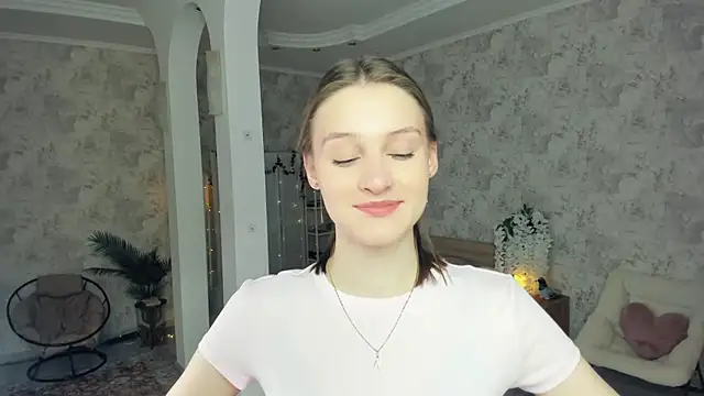 Snapshot of LianneBynon chatting on 20, 4, 2026 LianneBynon online show from 20, 4, 2026
