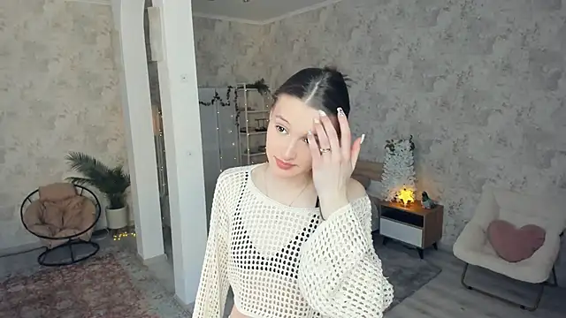 Snapshot of LianneBynon chatting on 25, 4, 2026 LianneBynon online show from 25, 4, 2026
