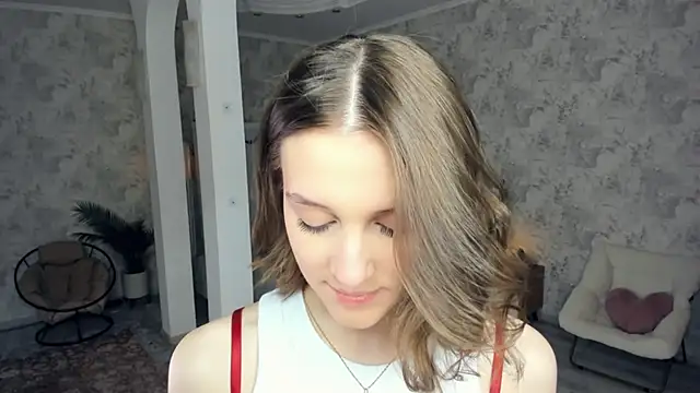 Snapshot of LianneBynon chatting on 27, 4, 2026 LianneBynon online show from 27, 4, 2026