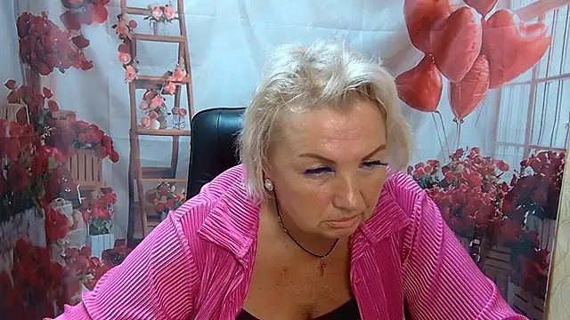 Snapshot of RenataDaster chatting on 5, 7, 2026 RenataDaster online show from 5, 7, 2026