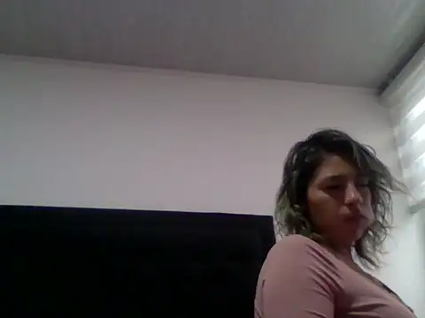 Snapshot of Ambar_Cortes chatting on 4, 3, 2026 Ambar Cortes online show from 4, 3, 2026