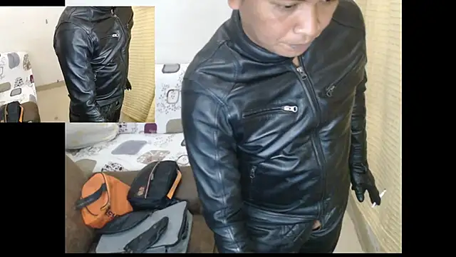 Snapshot of Leatherbdsm81 chatting on 20, 4, 2026 Leatherbdsm81 online show from 20, 4, 2026