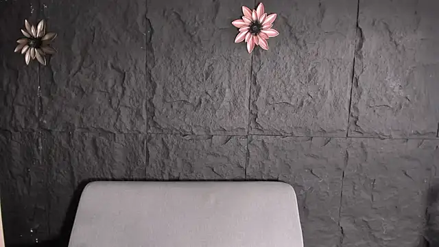 noahWolff  online show from 28, 2, 2026