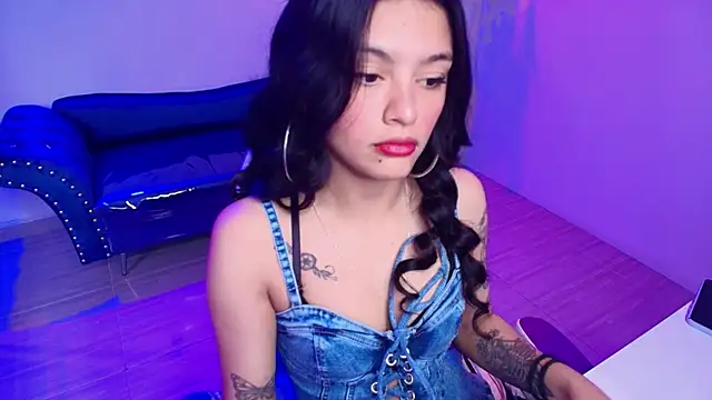Snapshot of Maddie_T18 chatting on 8, 4, 2026 Maddie T18 online show from 8, 4, 2026