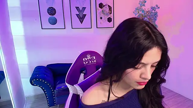 Snapshot of Maddie_T18 chatting on 29, 4, 2026 Maddie T18 online show from 29, 4, 2026