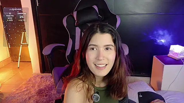 Snapshot of emicute_ chatting on 3, 2, 2026 emicute online show from 3, 2, 2026