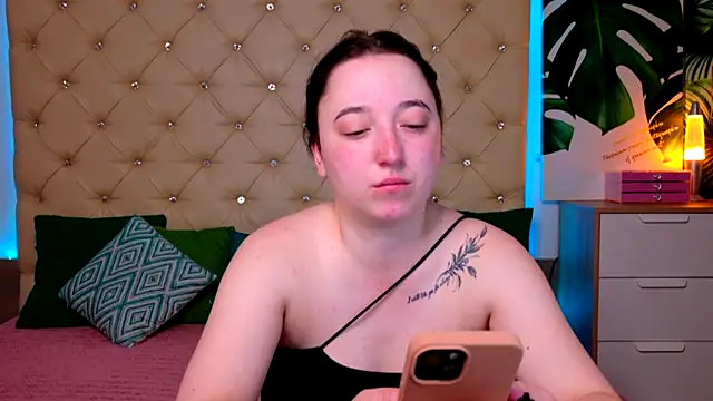 Snapshot of AwaMax chatting on 6, 5, 2026 AwaMax online show from 6, 5, 2026