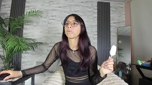 suggar angel online show from 10, 4, 2026