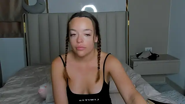 stellaa quenn online show from 30, 3, 2026