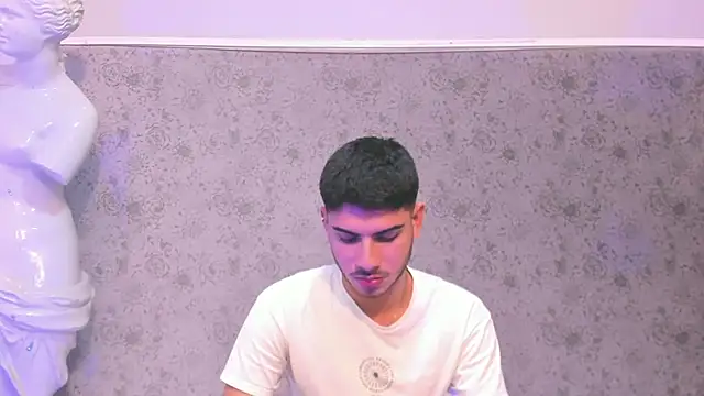 Snapshot of Apolo_Gray chatting on 9, 2, 2026 Apolo Gray online show from 9, 2, 2026