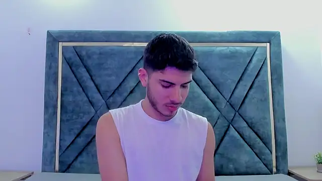 Snapshot of Apolo_Gray chatting on 18, 2, 2026 Apolo Gray online show from 18, 2, 2026