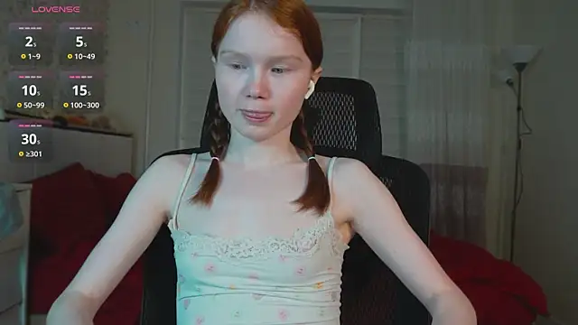 Snapshot of Nellie_baby chatting on 10, 7, 2026 Nellie baby online show from 10, 7, 2026