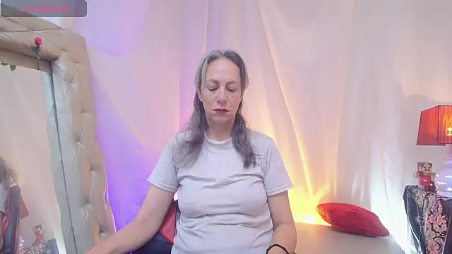 Snapshot of laurasofia45 chatting on 3, 7, 2026 laurasofia45 online show from 3, 7, 2026