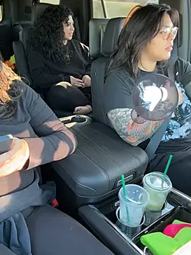 Snapshot of KittyTatts chatting on 6, 2, 2026 KittyTatts online show from 6, 2, 2026