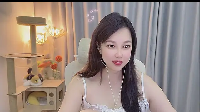 Snapshot of Yumi_yuni chatting on 4, 6, 2026 Yumi yuni online show from 4, 6, 2026
