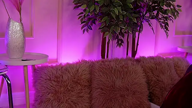 Snapshot of CrystalRedd chatting on 21, 2, 2026 CrystalRedd online show from 21, 2, 2026