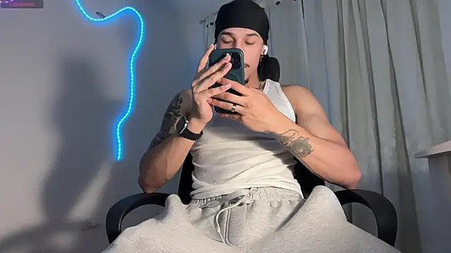 Snapshot of rafael_stone11 chatting on 22, 4, 2026 rafael stone11 online show from 22, 4, 2026