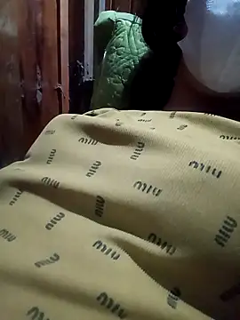 Snapshot of hot-luna- chatting on 4, 4, 2026 hot-luna- online show from 4, 4, 2026