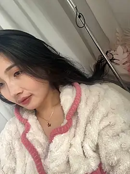 Snapshot of mimi-love13 chatting on 2, 3, 2026 mimi-love13 online show from 2, 3, 2026