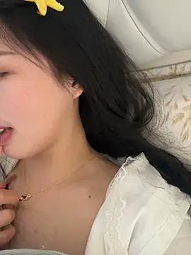 Snapshot of mimi-love13 chatting on 2, 3, 2026 mimi-love13 online show from 2, 3, 2026